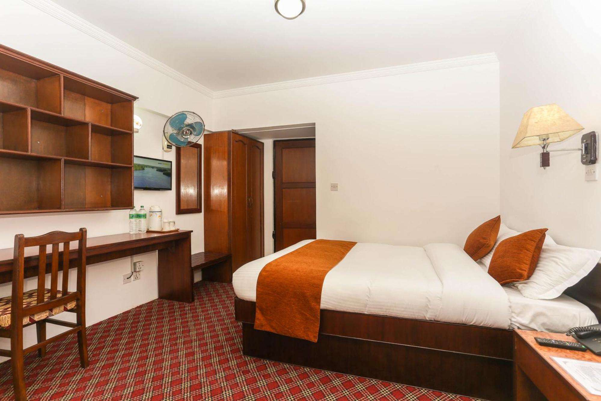 Fuji Hotel Kathmandu Bagian luar foto