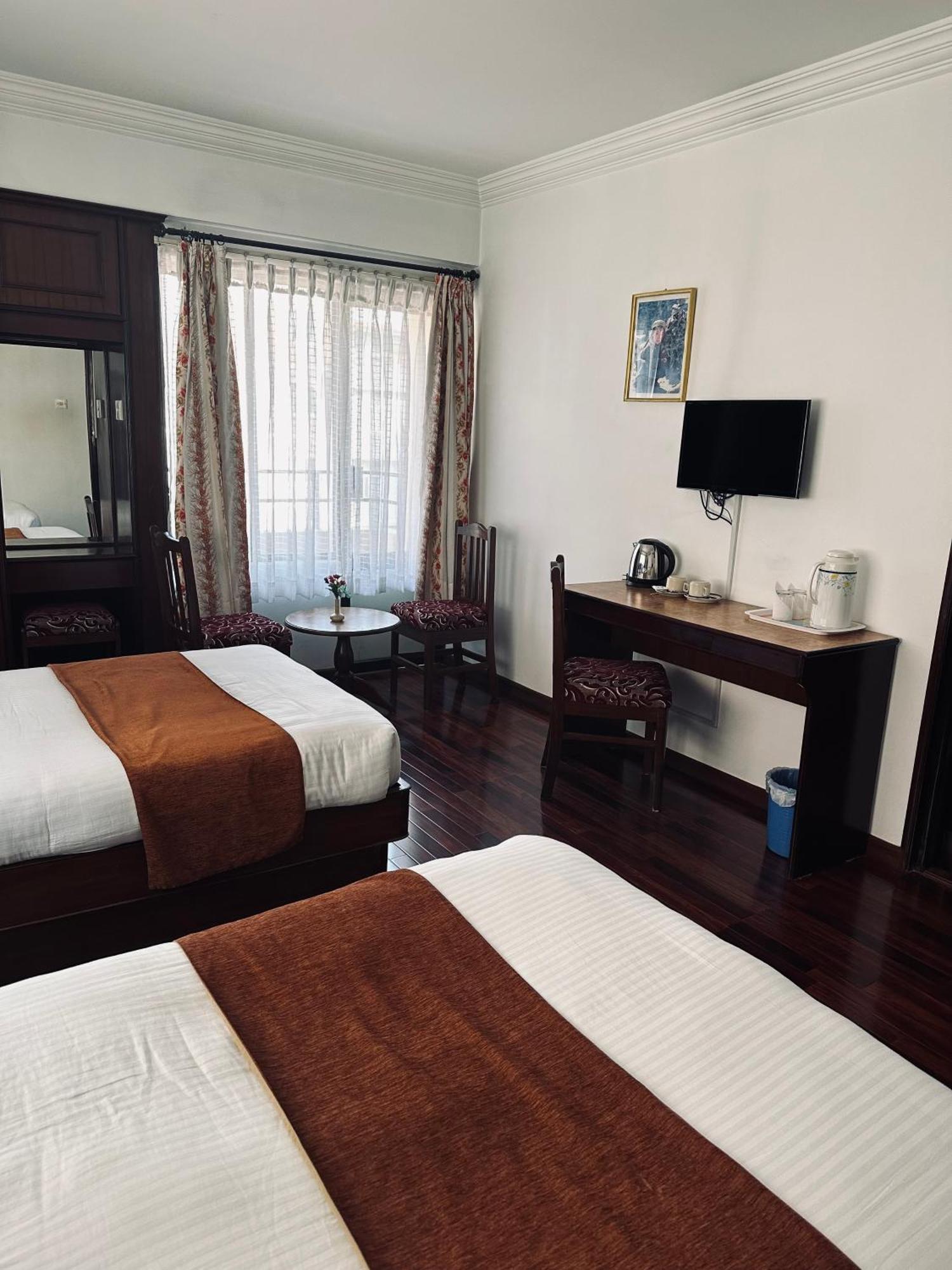 Fuji Hotel Kathmandu Bagian luar foto