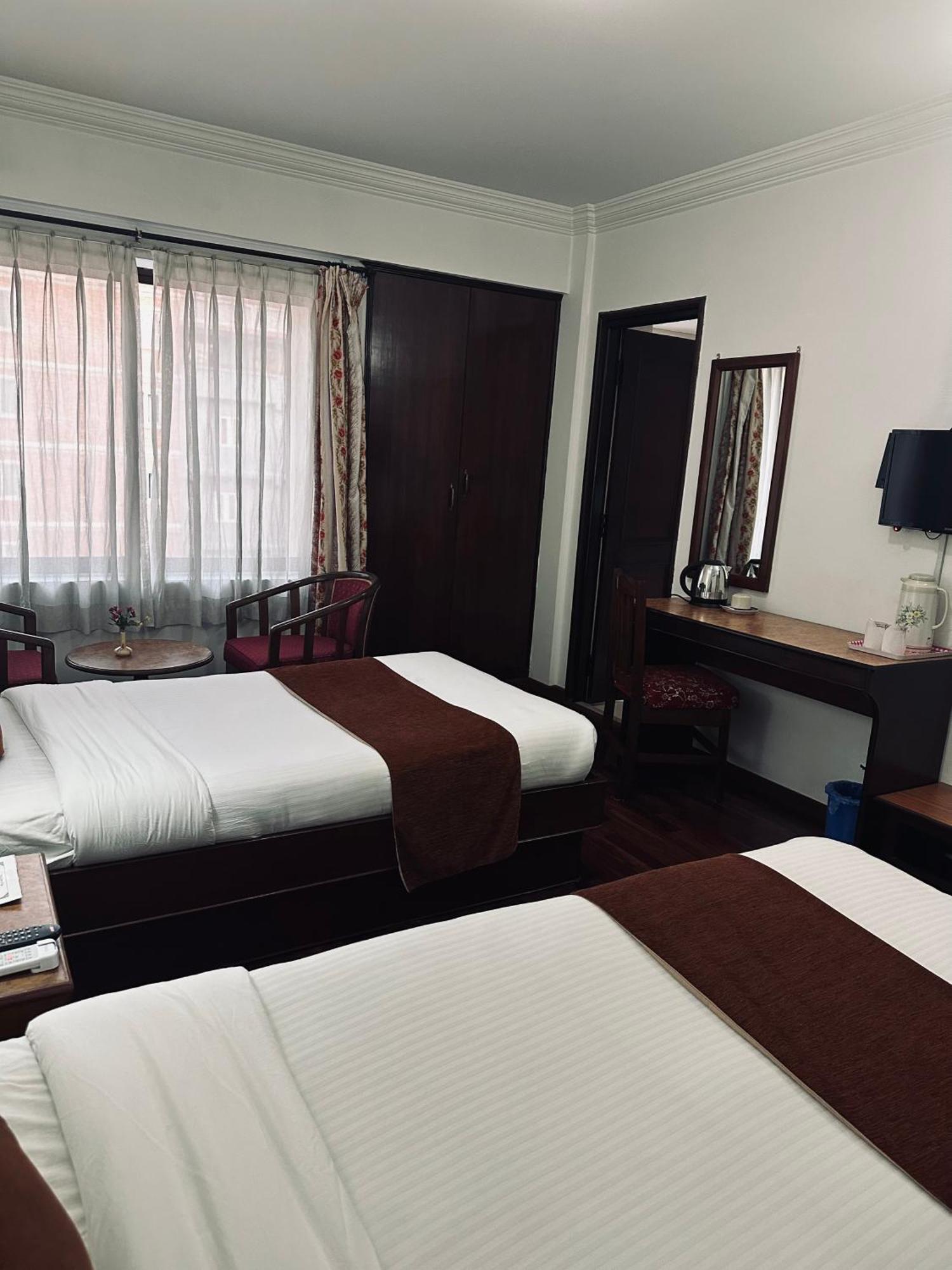 Fuji Hotel Kathmandu Bagian luar foto