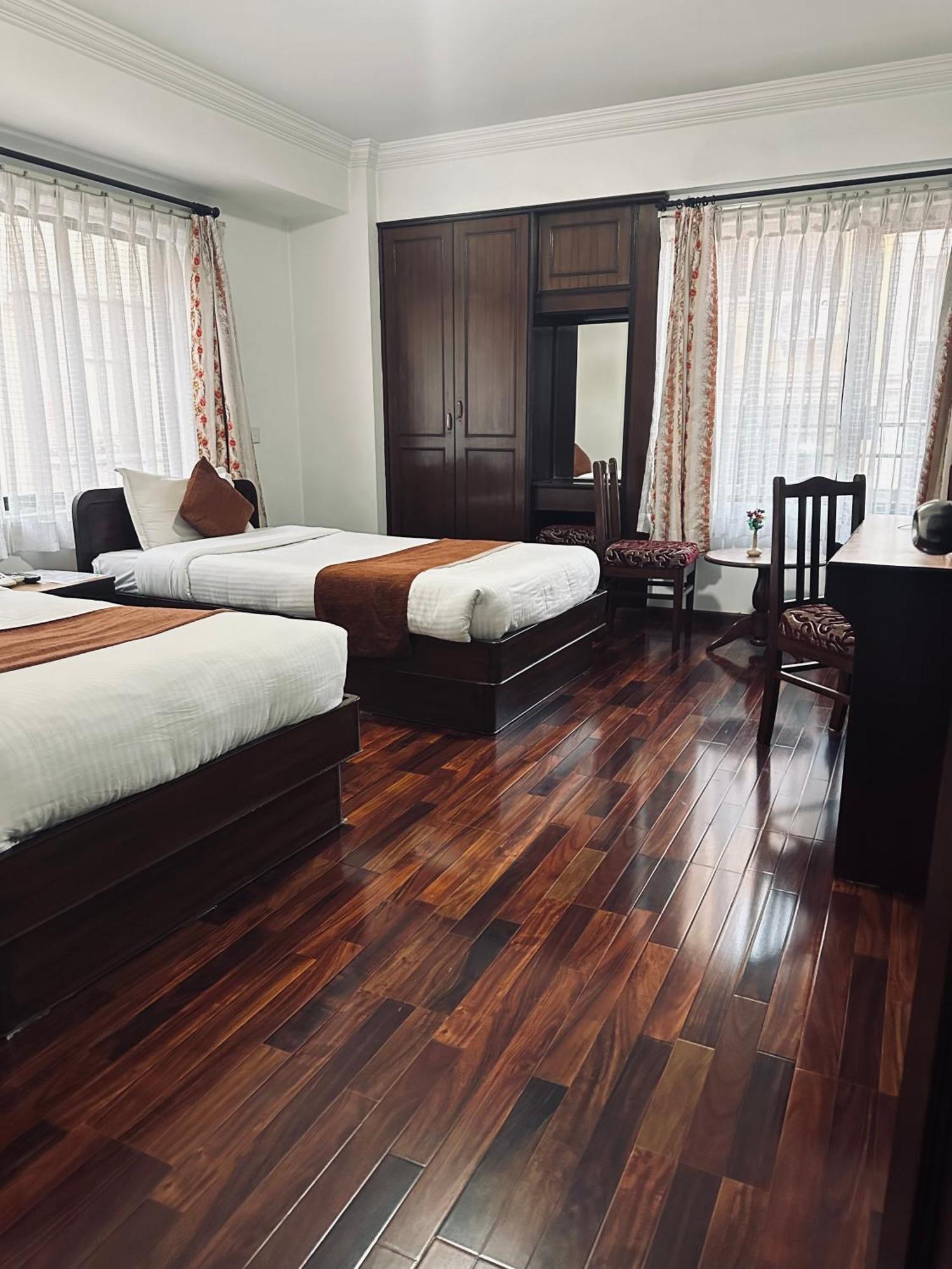 Fuji Hotel Kathmandu Bagian luar foto
