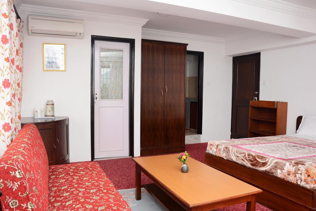 Fuji Hotel Kathmandu Bagian luar foto