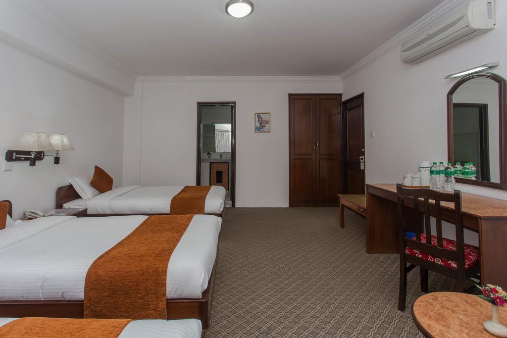Fuji Hotel Kathmandu Bagian luar foto